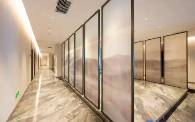 Xingwei Hotel (Leshan Jiaxing Road Food Street)