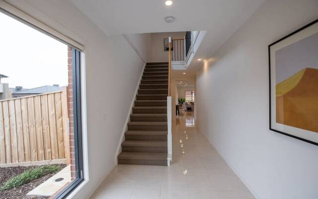 108spacious Point Cook Estate4br2btdoublegarage