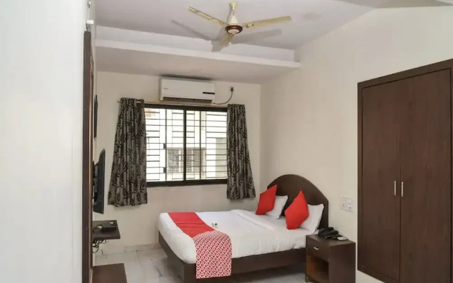 OYO 12854 Hotel Sahara Inn