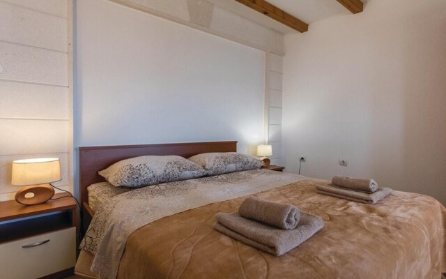 Beautiful Home in Komarna With Wifi and 2 Bedrooms