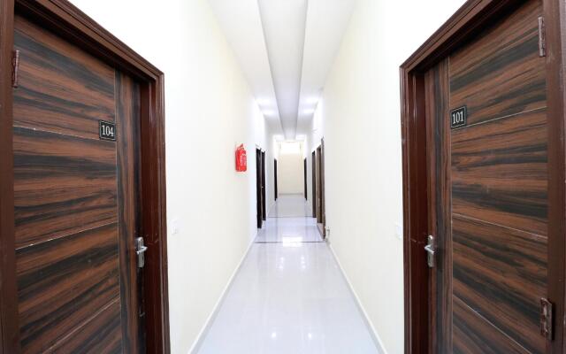 OYO 24122 Hotel Sharnam