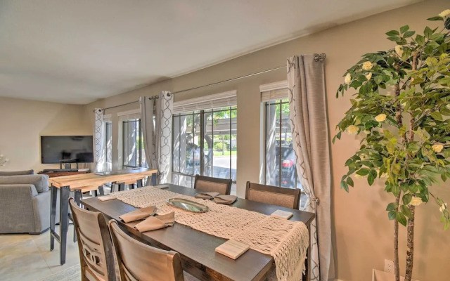 Sleek Phoenix Condo: Walk to Biltmore Fashion Park