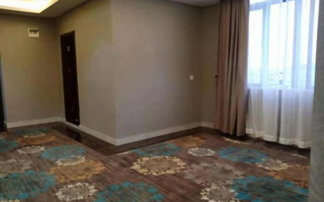 Qishan Hotel (Zhongshan Yijiayi Xinghe Plaza)