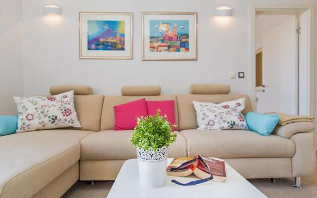 Porta Apartments by Irundo