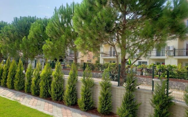 Lovely 2 Rooms Apartment With Pool and Air Con