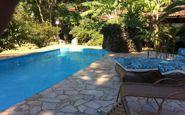 Casa Colonial Térrea no Saco da Capela em Ilhabela