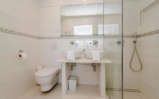 Urban Luxury Apartment