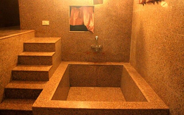LSQ Luxuria (Nagaon)
