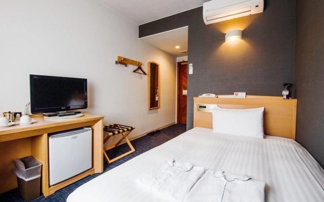 HOTEL AZAT Naha – Guest Rooms – Naha