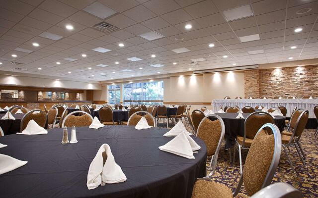 Crossroads Hotel and Event Center