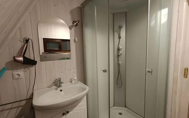 Cozy Aframe with a vat