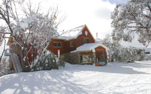Summit Ridge Alpine Lodge