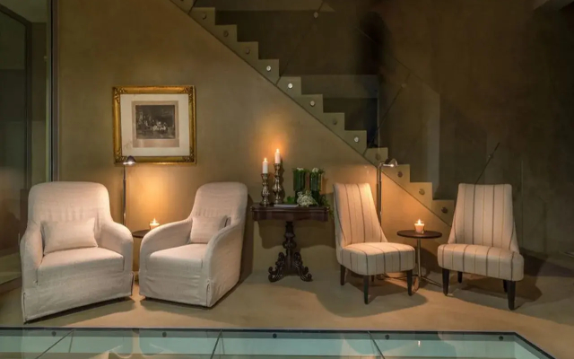 Universal Boutique Hotel