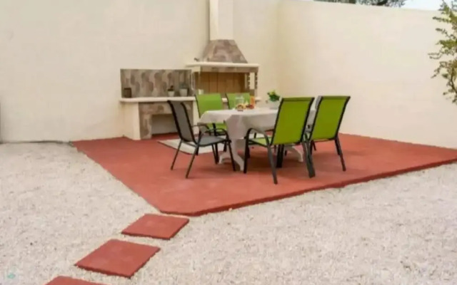 Villa Nostra- Cars Included