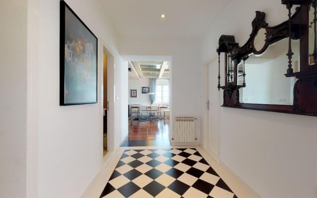 Bajamonti Penthouse in Desković Palace