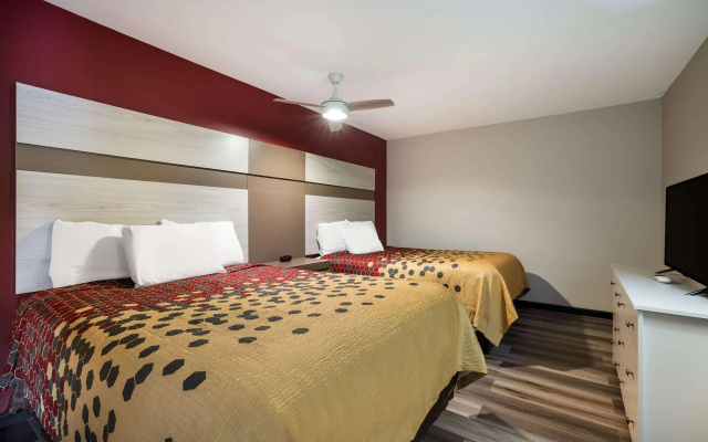 Econo Lodge Inn & Suites Canandaigua - Fingers Lake Area