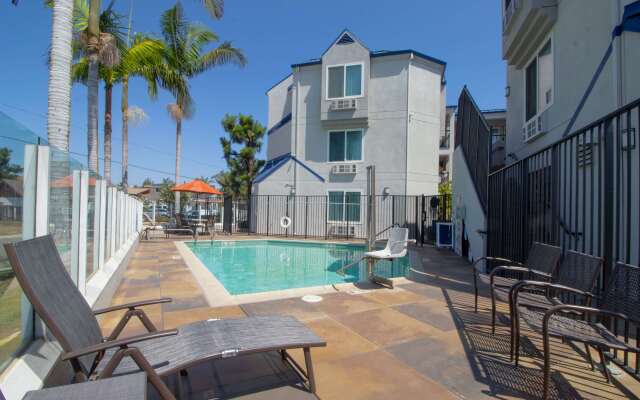 Days Inn by Wyndham Carlsbad