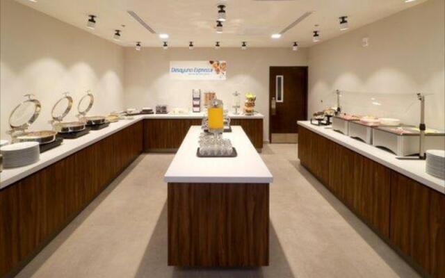 Holiday Inn Express And Suites Playa Del Carmen
