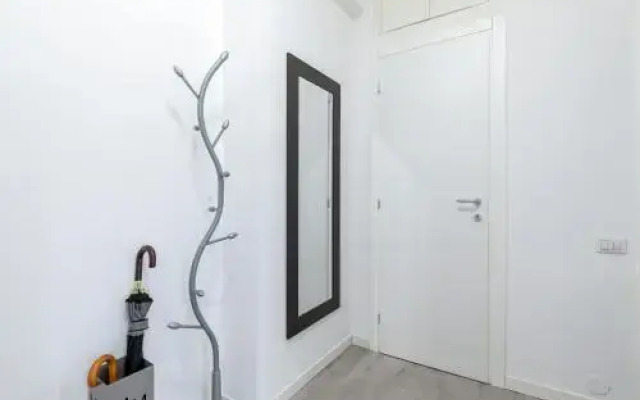 Piazza De Angeli M1 Comfortable Flat with Balcony