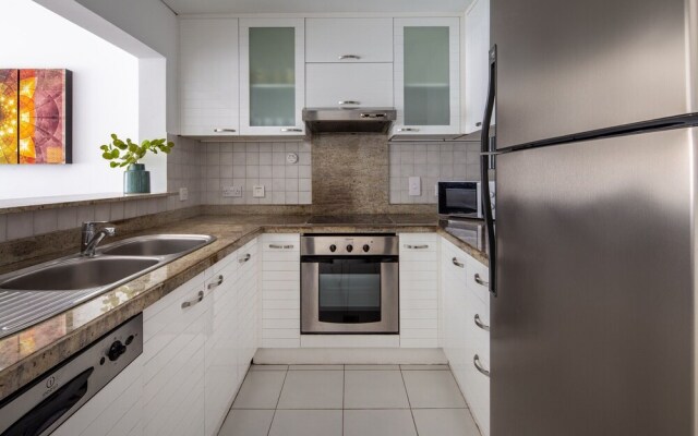 Modern + Bright 2BR With Dubai Marina Views!