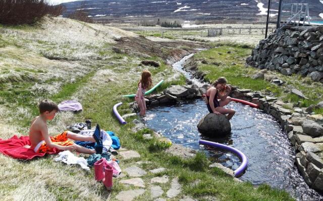 Hvammur 2 Bjarg with private hot tub