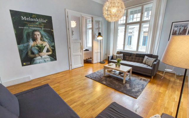 Alma's Romantic Getaway