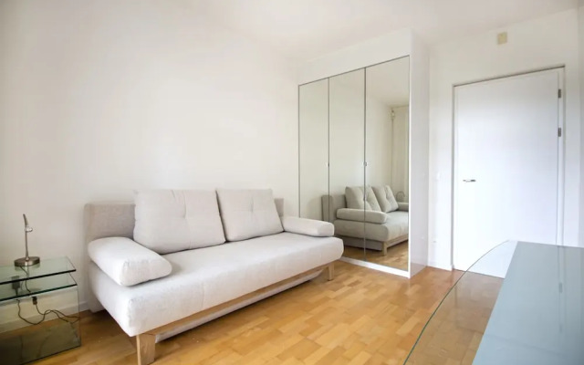 Luxurious apart.with swimming pool