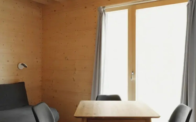 Mondholz - Urban Inn 24-7