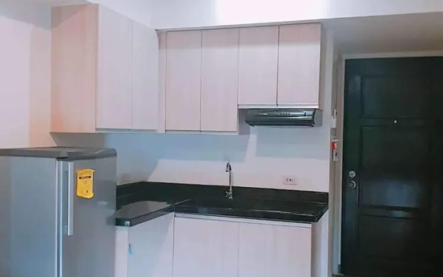 21 Flr Highrise And Seaview Near Ayala