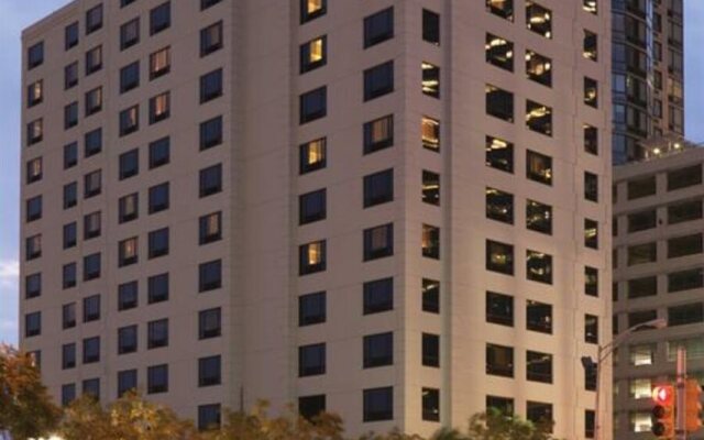 DoubleTree by Hilton Hotel & Suites Jersey City