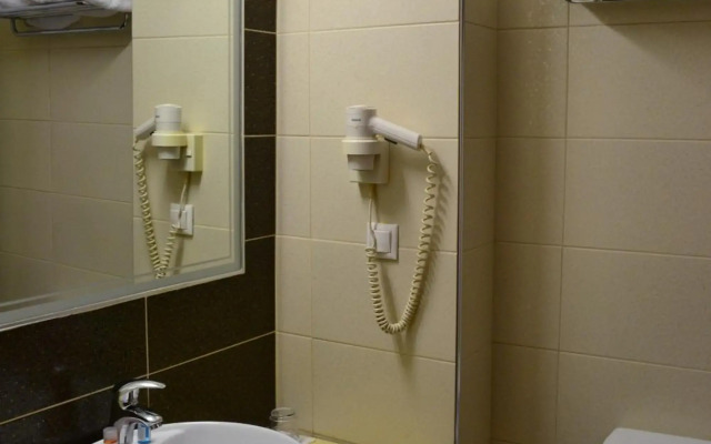 Astron Hotel