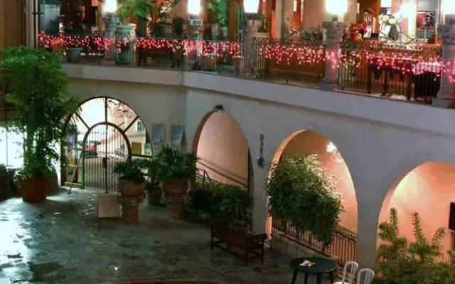 Pacific Inn Resort & Conference Centre