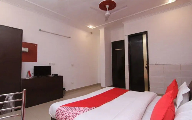 Oyo 18557 Palam Residency