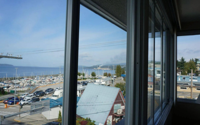 Marine Inn