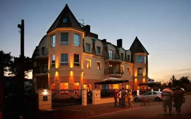 hotelImage