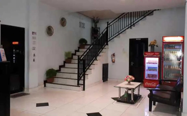 RedDoorz @ Hotel Rumberpon Sorong