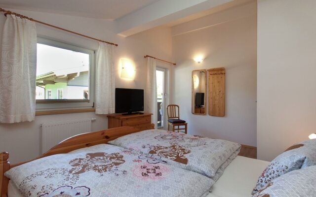 Chic Chalet near Ski Area in Bramberg am Wildkogel