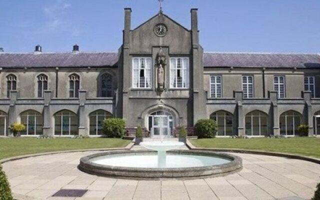 University Of Wales Trinity St David - Lloyd Thomas Centre