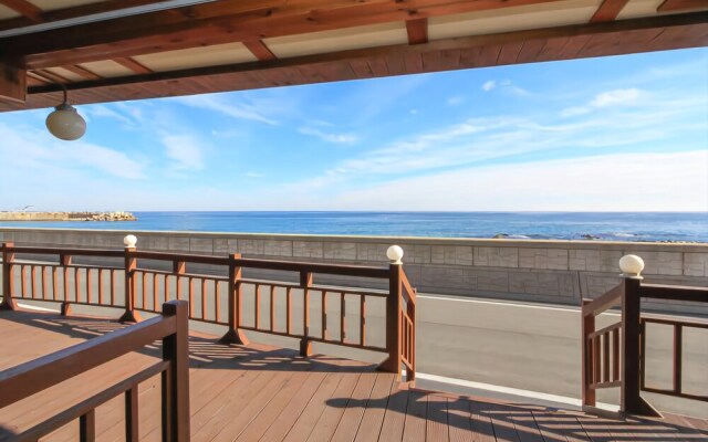 Uljin Sunrise Pension