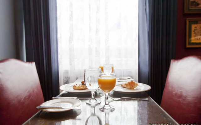 The Hotel Saskatchewan, Autograph Collection