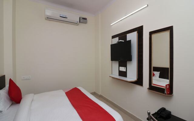 OYO 14825 Hotel Siddheshwar