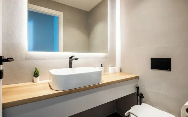 Nostalgia 1-Bedroom Apartment in Athens