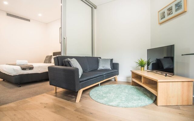 Cozy Studio Near Eastvilliage Shopping Center