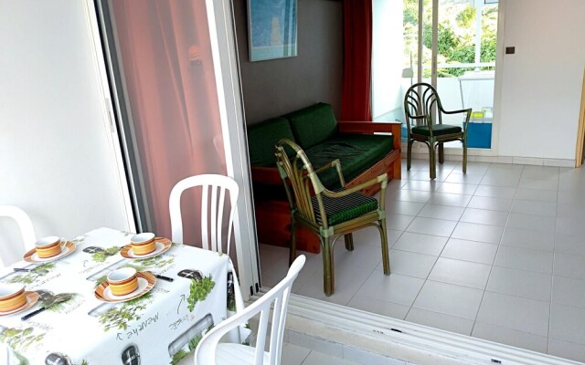 Apartment With one Bedroom in Sainte-anne, With Shared Pool, Enclosed Garden and Wifi