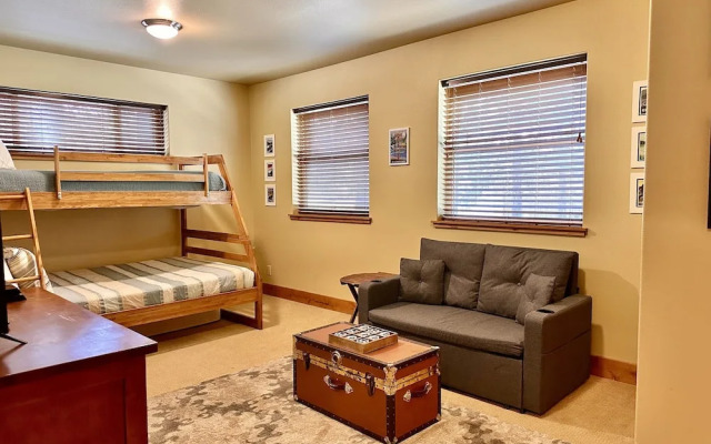 River Song Cabin 3 Bedroom Home