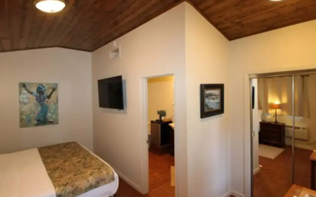 Back Bay Inn