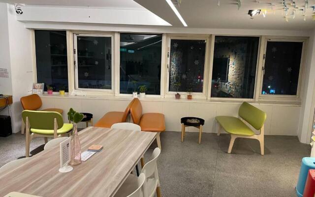 LIGHT INN - Hostel