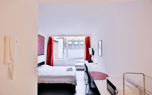 Chic suisse flat - Metro Louise