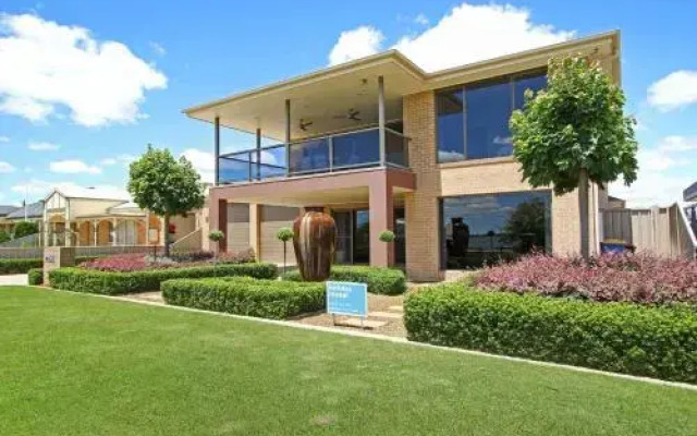 The Grand Holiday House