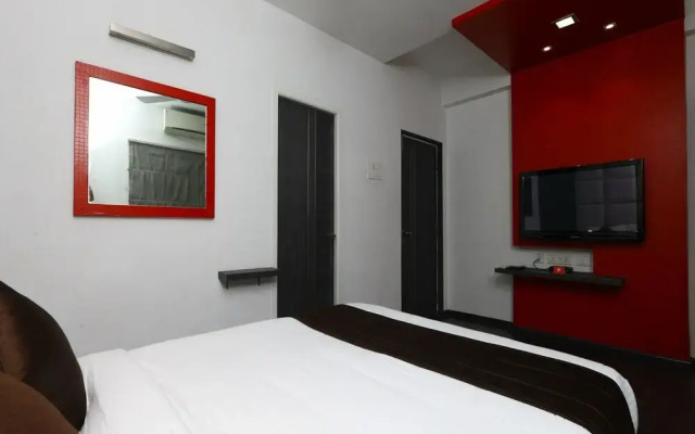 OYO 9911 Apartment Shylee Niwas